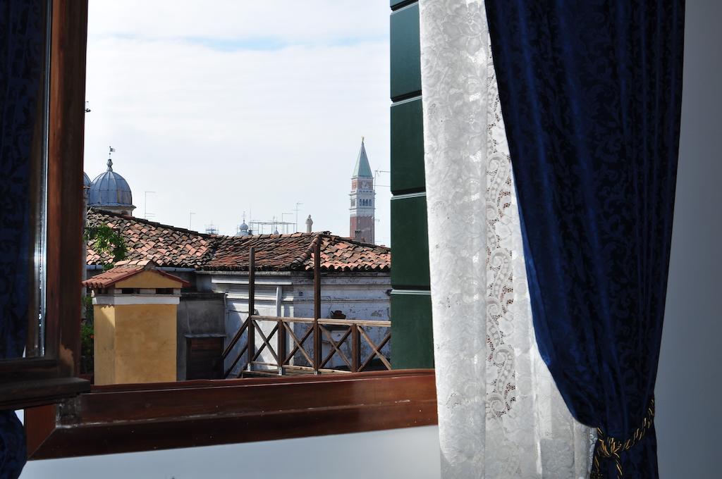 B&B La Terrazza Dei Miracoli Венеция Стая снимка